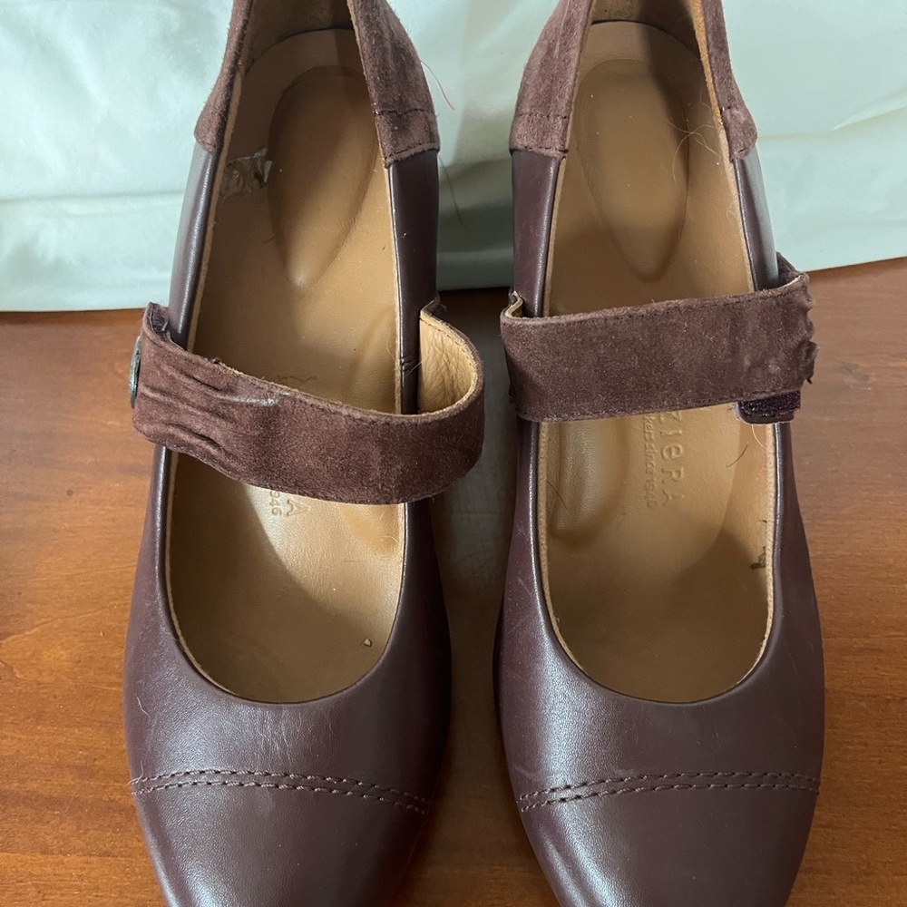 Ziera Mid-Heel Dress Shoes